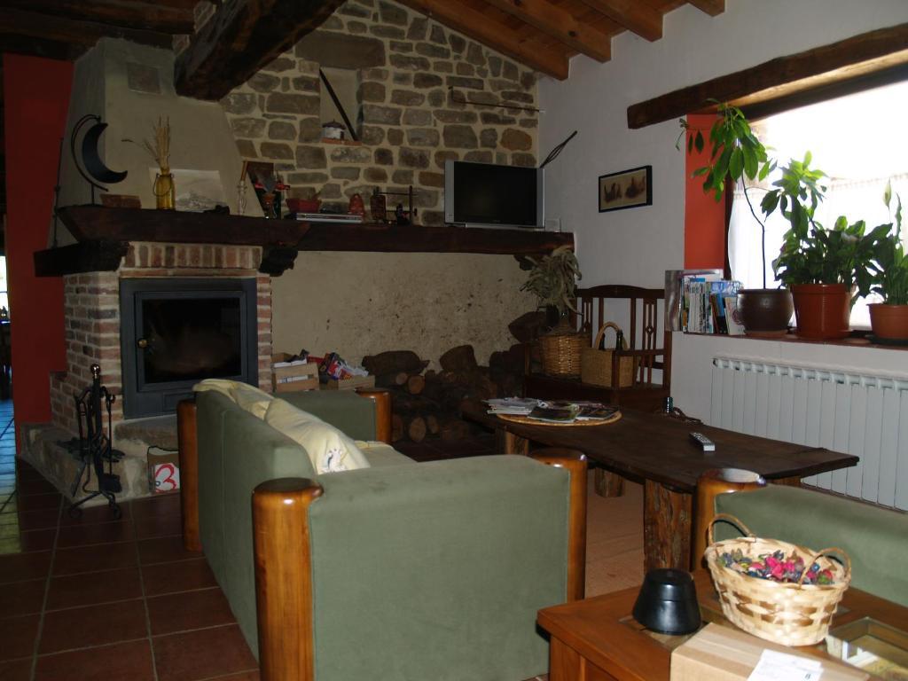 Hotel Rural Piedra Abierta San Martin de Perapertu Exterior foto