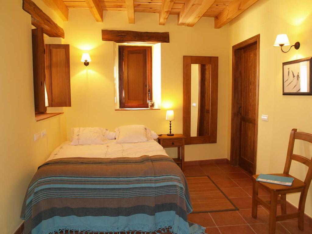 Hotel Rural Piedra Abierta San Martin de Perapertu Exterior foto